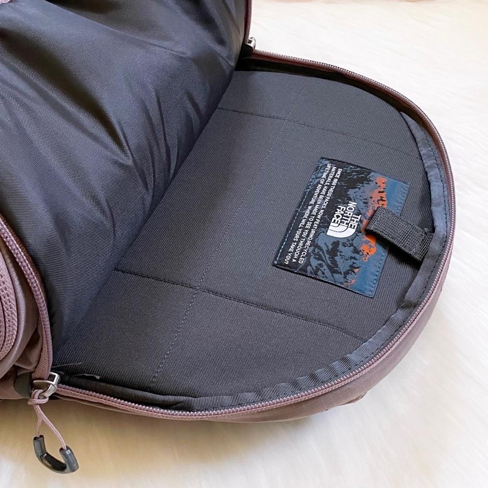 The North Face Women’s Borealis 27 Liter Backpack - Picture 8 of 12